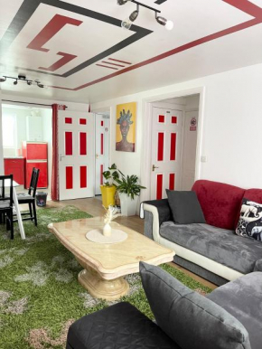 Westfield Gardens Apartment - 3 bedrooms